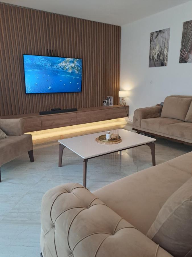 Lux Apartment Jovanovic Тиват Екстериор снимка