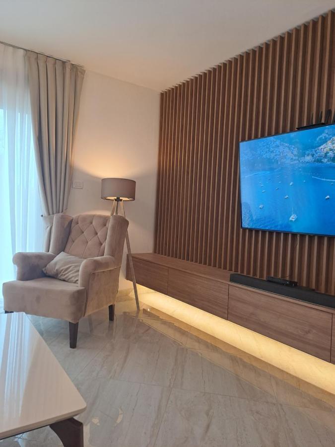 Lux Apartment Jovanovic Тиват Екстериор снимка